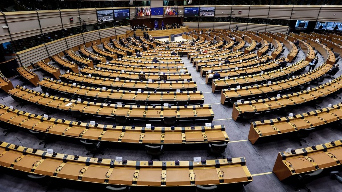 O víkendu klid od šéfa. Europoslanci chtějí dát zaměstnancům právo na odpojení